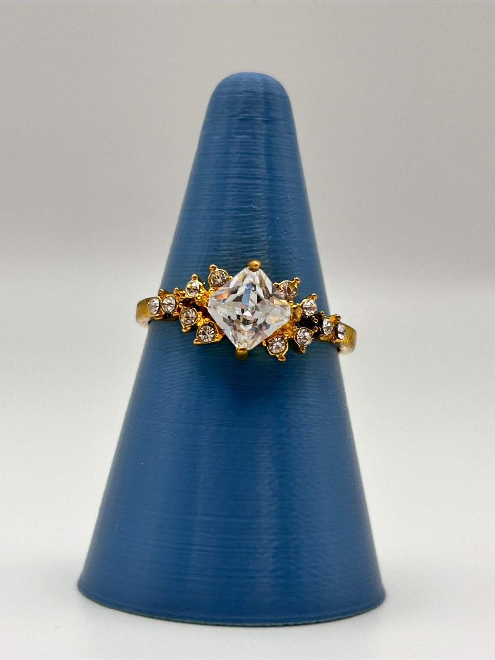clear stone ring gold tone sz 9 rhinestone